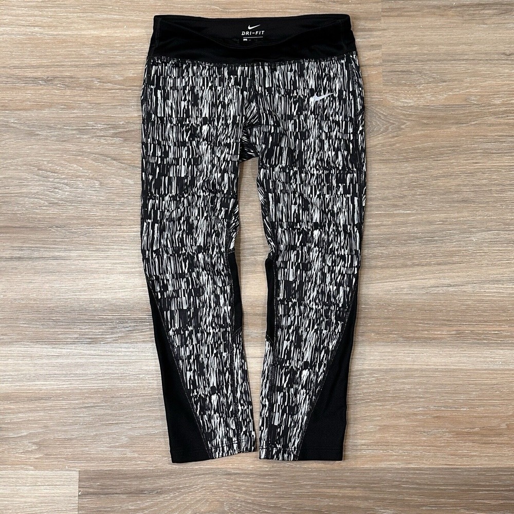 Nike Women's XSRunning‎ Dri-Fit Black/ White Capri Crop Leggings Athletic